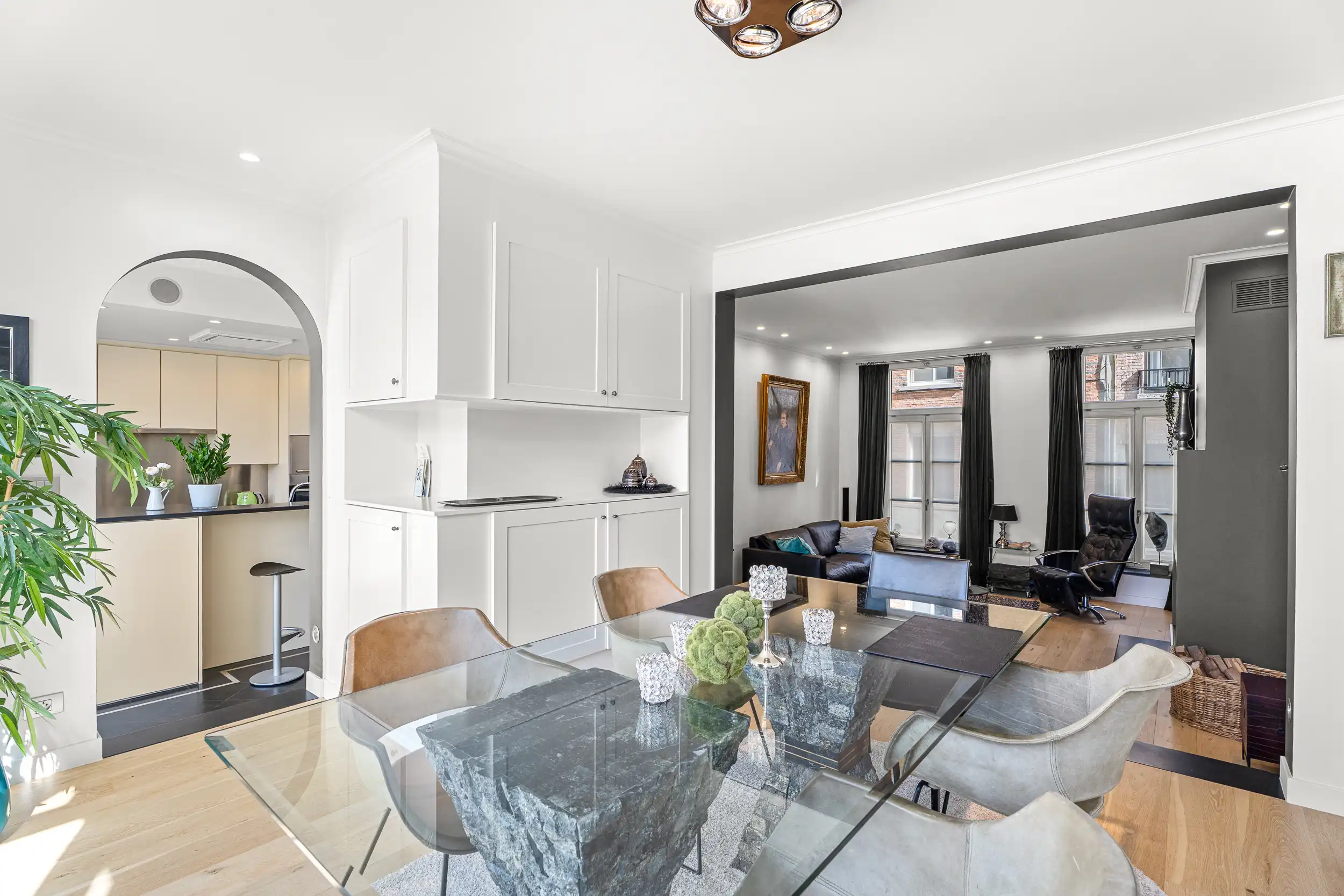 Karaktervolle burgerhuis op enkele passen van Zimmerplein foto 10