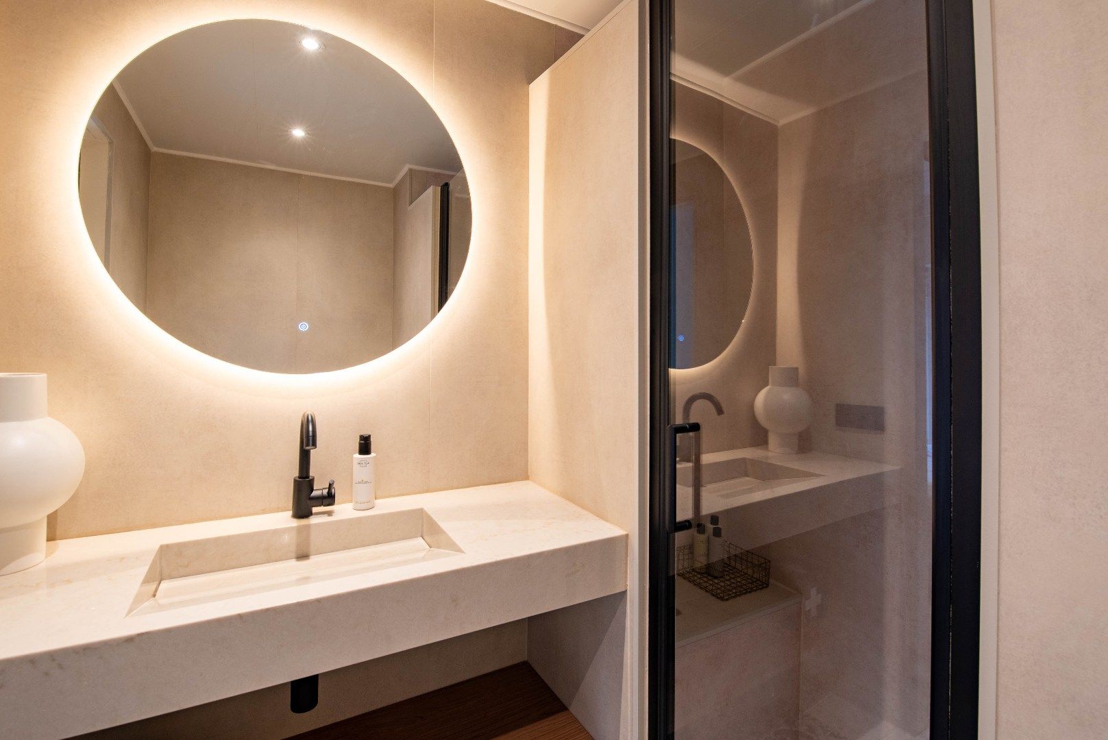 Luxueuze gemeubelde studio aan de Grote Markt foto 13