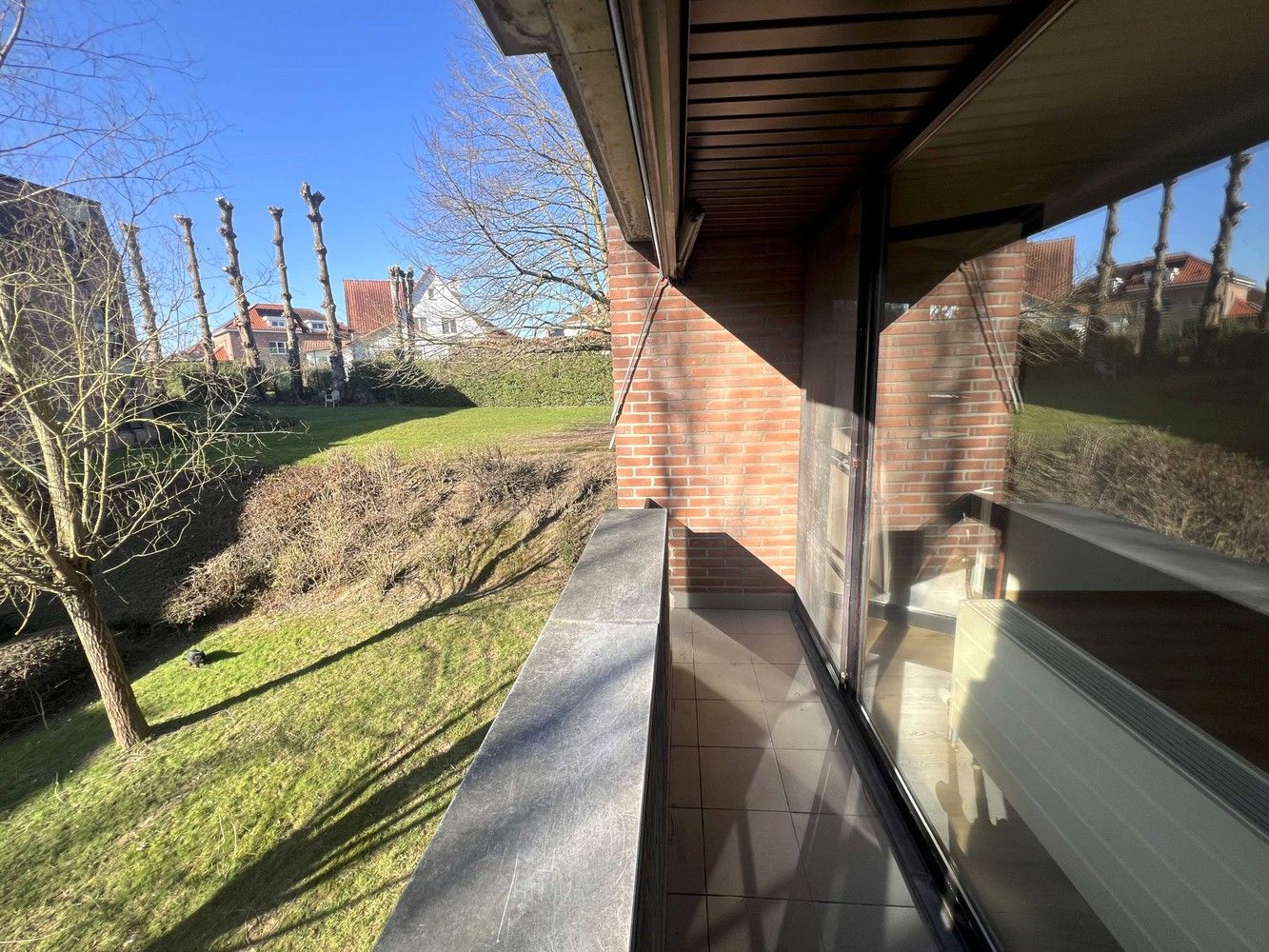 Instapklare, gerenoveerde serviceflat in een rustige en groene omgeving foto 2