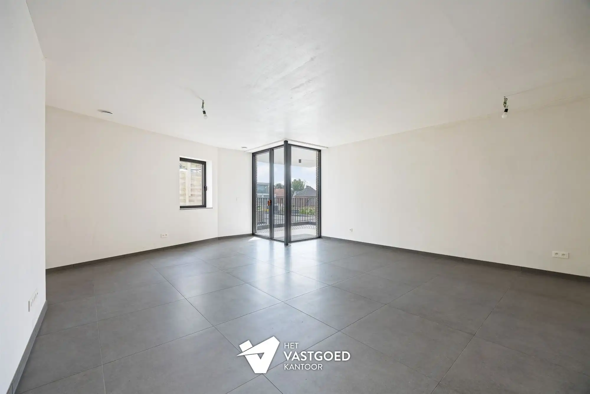 RUIM 1-SLAAPKAMERAPPARTEMENT MET AANGENAME BUITENRUIMTE foto 2