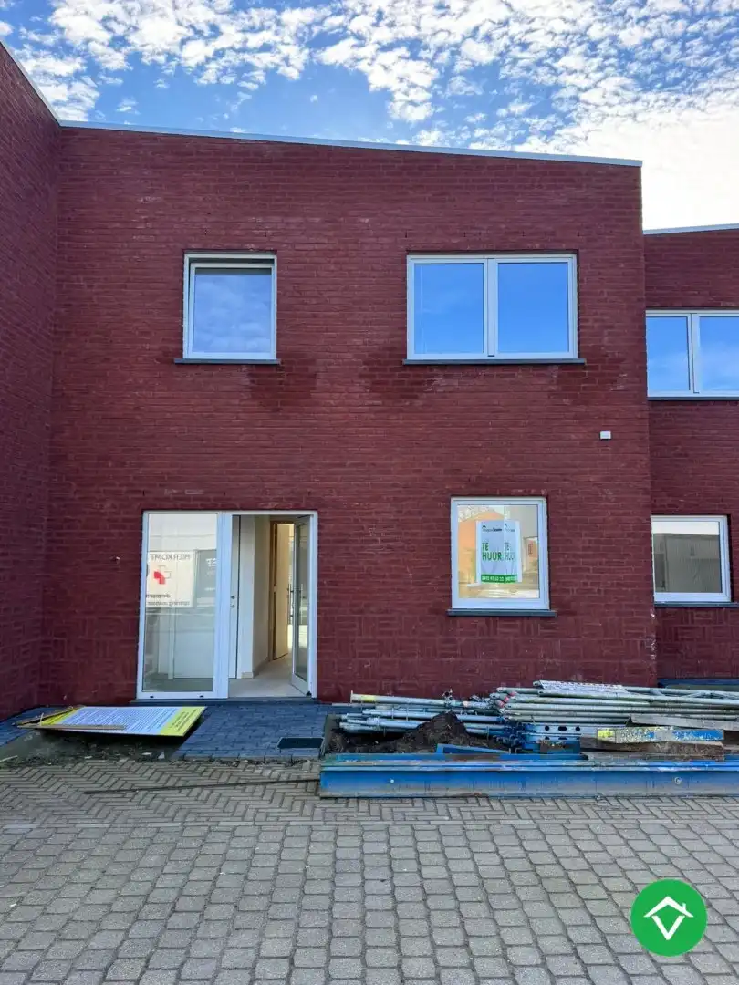 Nieuwbouwwoning met 3 slaapkamers en garage te Ichtegem foto {{pictureIndex}}