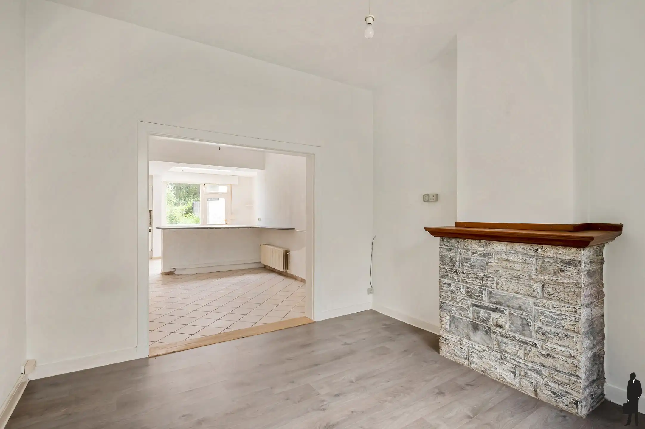 Te renoveren woning, met 4 SLK, met tuin en zijingang! foto 3