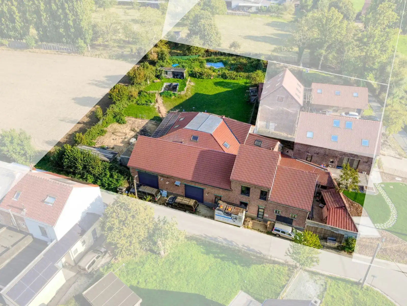 Unieke eigendom! Gerenoveerde hoeve met bijgebouw - EPC B foto 2