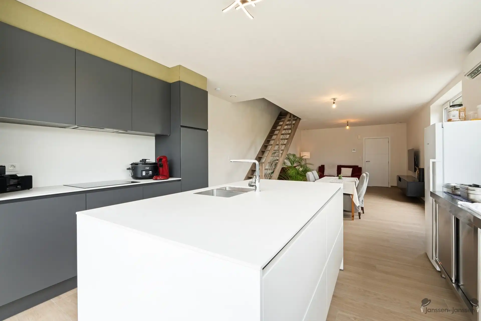 Woning met 3 slaapkamers op rustige locatie foto 7