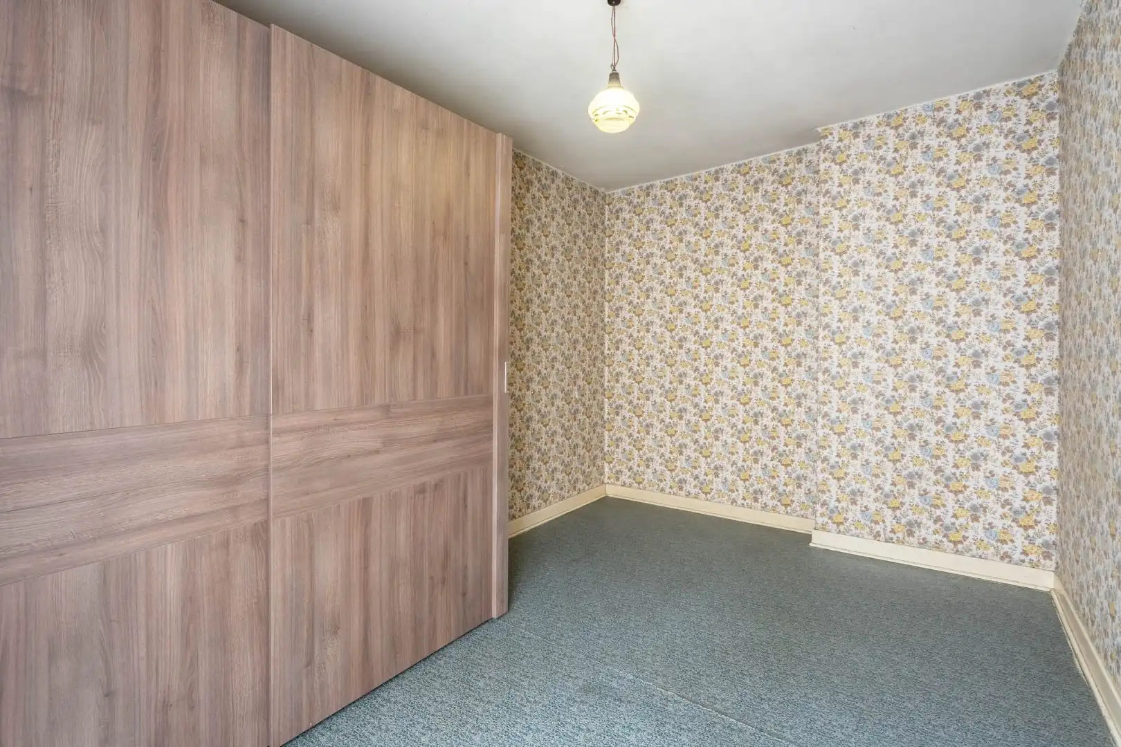 Charmante, te renoveren woning op een perceel van 9a14ca met ruime garage in achtertuin!  foto 17