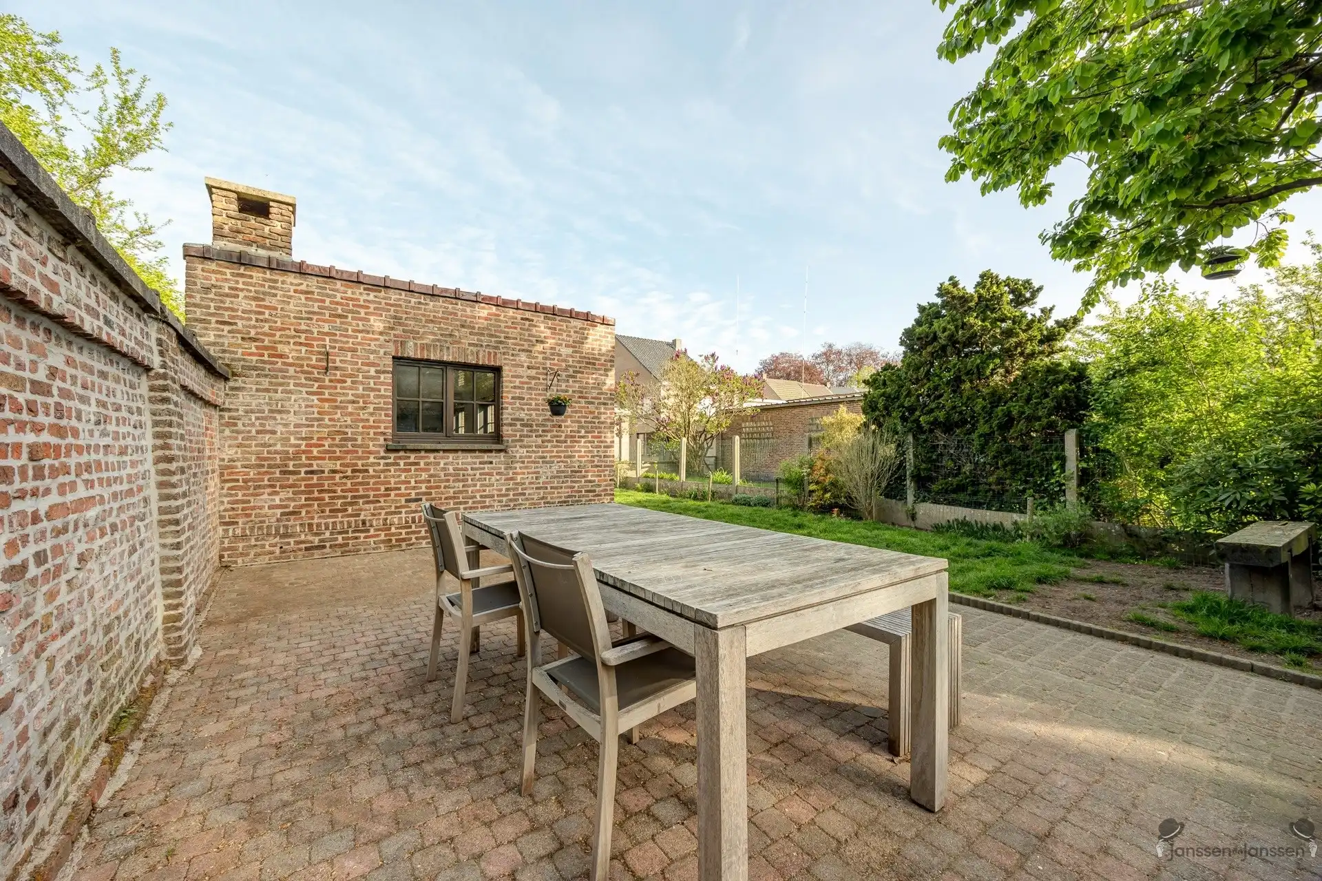 Ruime gezinswoning met 5 slaapkamers foto 18