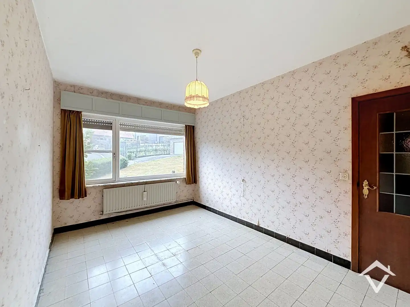 Gelijkvloerse woning met 3 slaapkamers, ruime garage en tuin op een gunstige ligging te Hooglede foto 14