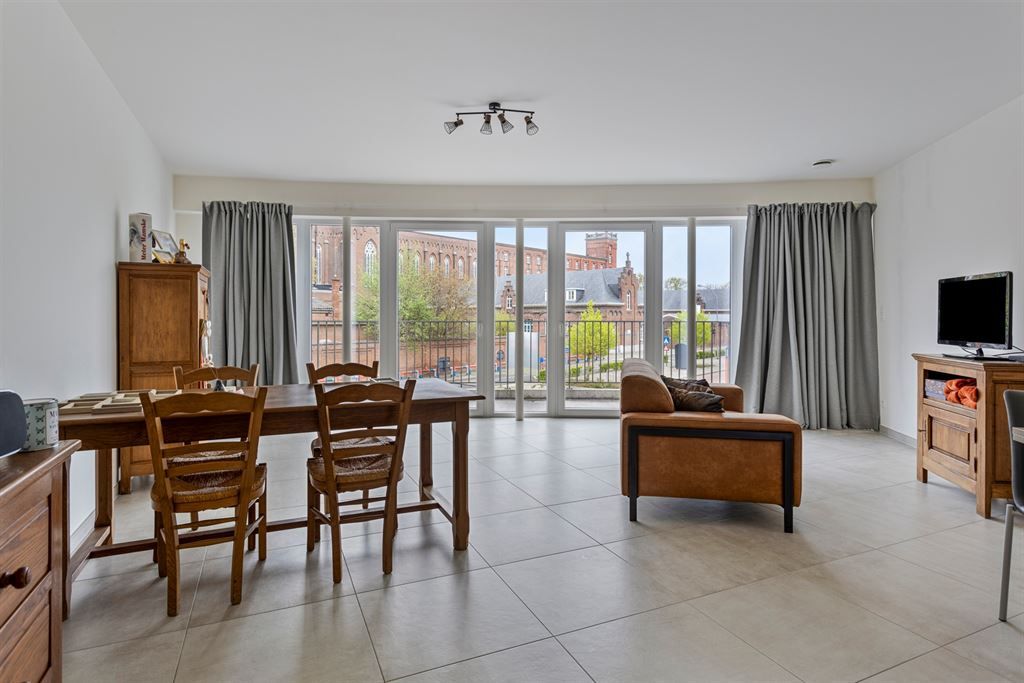 Recent 1-slaapkamer appartement met groot terras foto 5