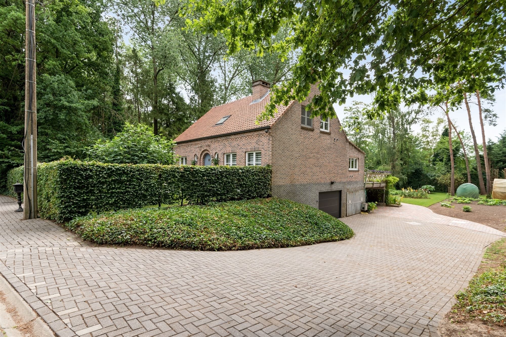 Hoofdfoto van de publicatie: Instapklare woning op een idyllische locatie te Keerbergen.