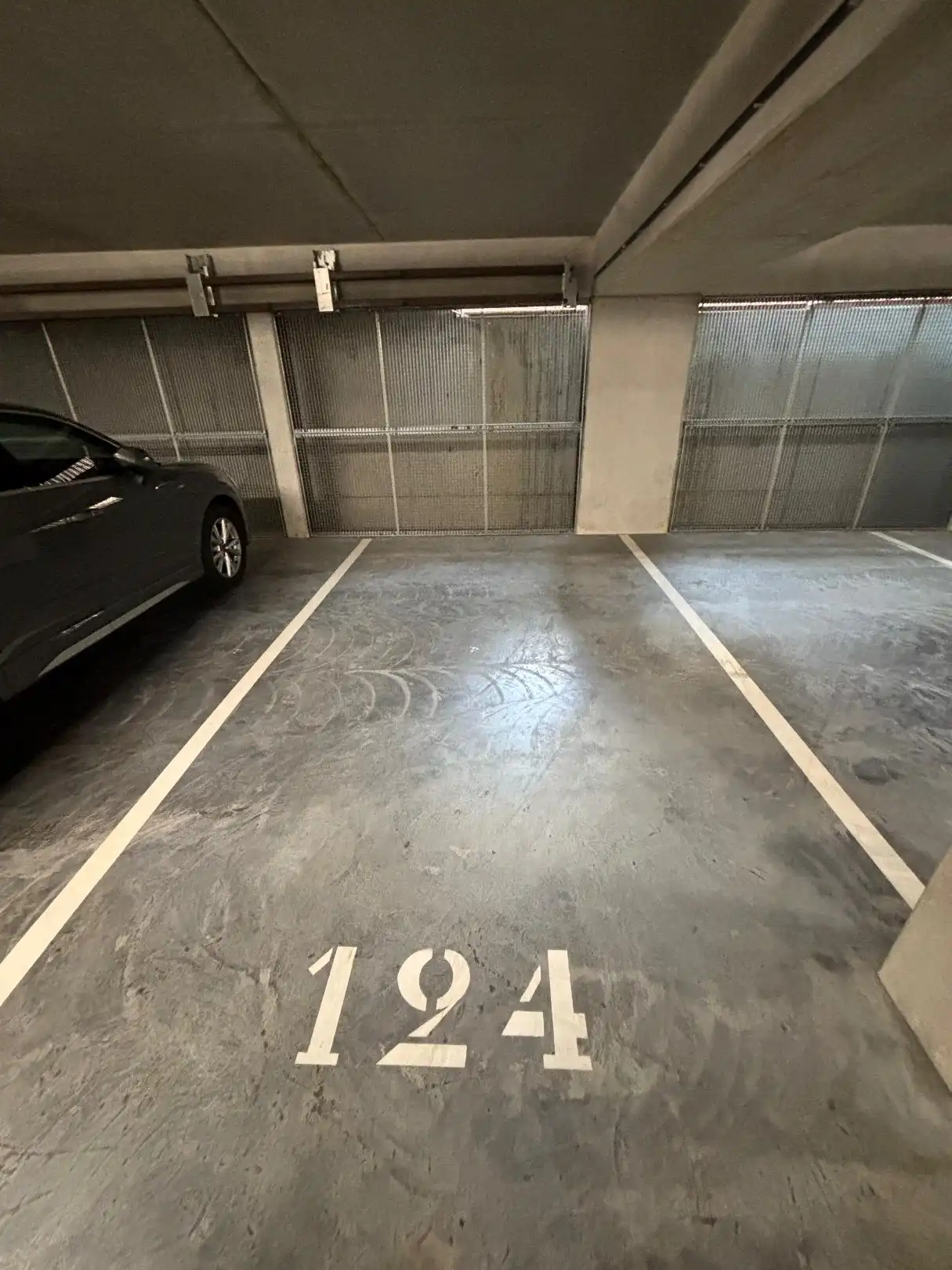 Ondergrondse parkeerplaatsen te huur, Genk centrum foto 6