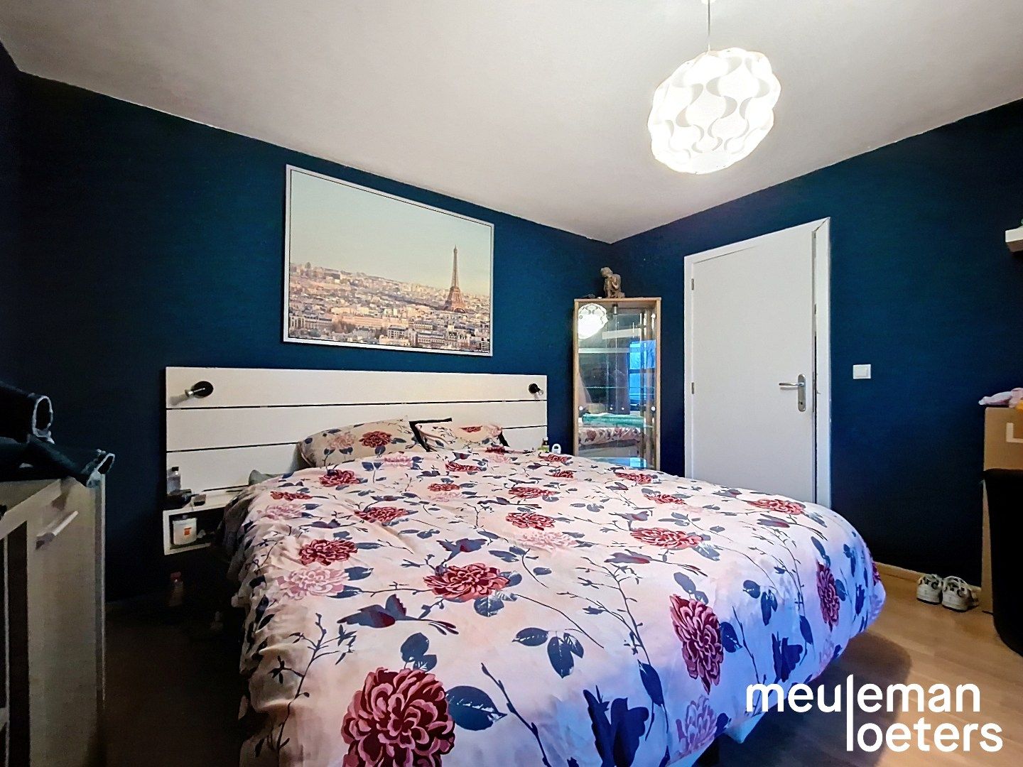 Ruime woning met drie slaapkamers, tuin en garage foto 3