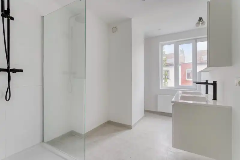 ✨Halfopen, volledig gerenoveerde gezinswoning met 3 slaapkamers TE KOOP in Rekkem! foto 10