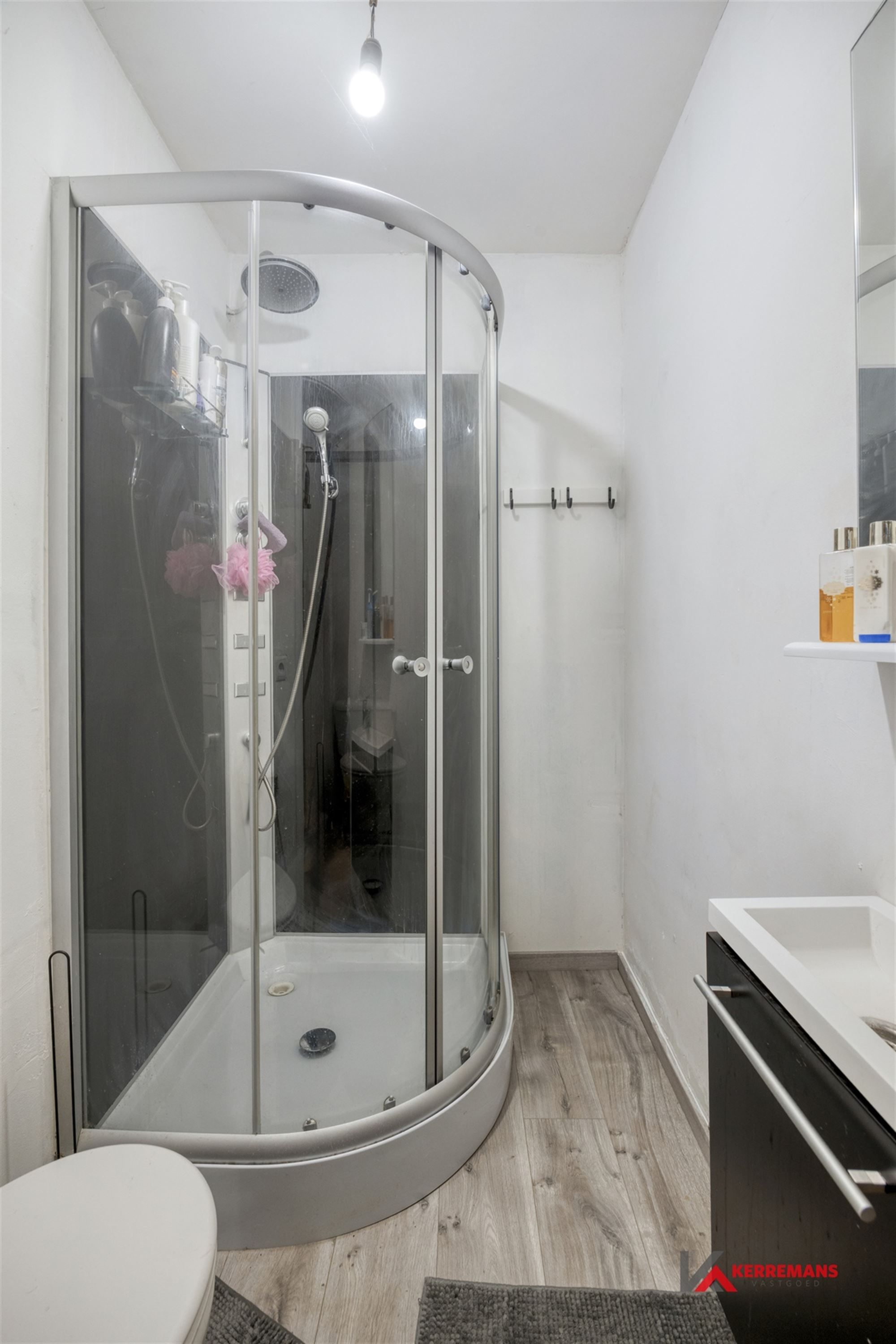 Woning met 2 (mogelijk 3) slaapkamers en tuin.  foto 12