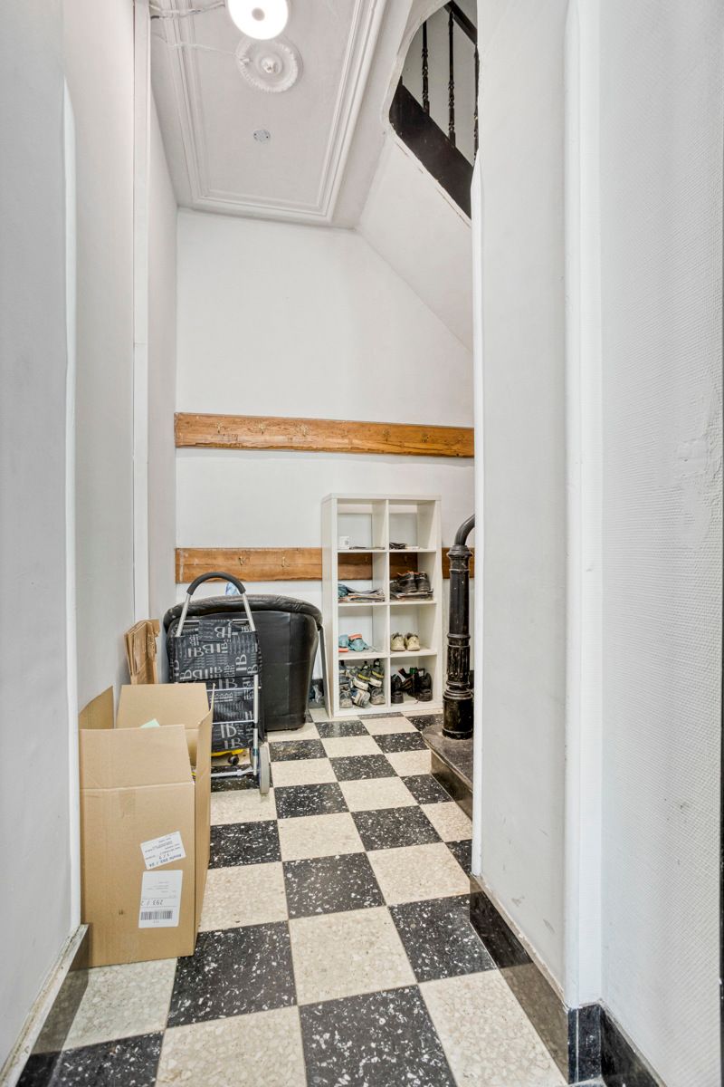 Herenwoning met vergunning twee appartementen foto 23