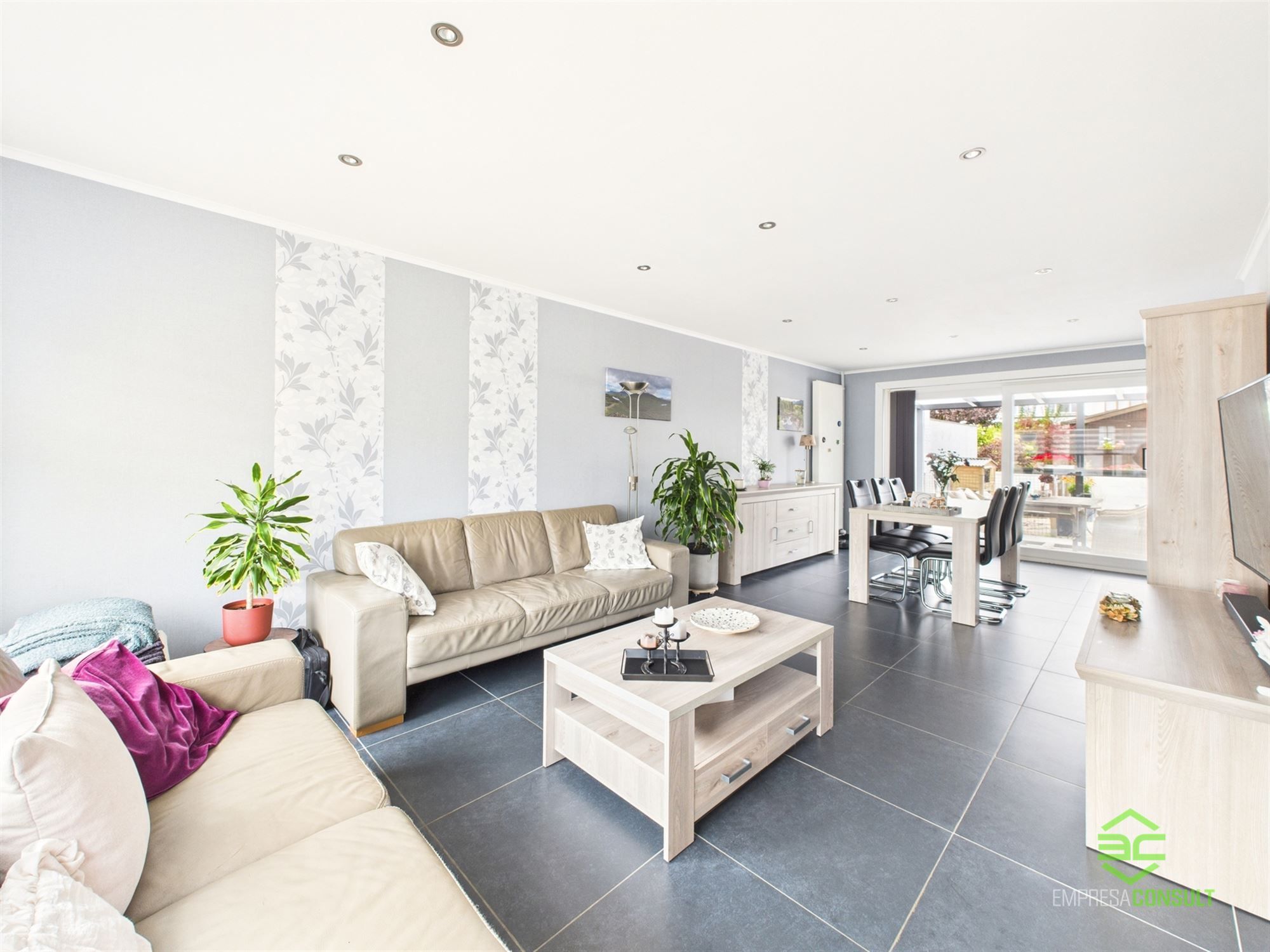 Instapklare woning met 3 slpk op een topligging! foto 8