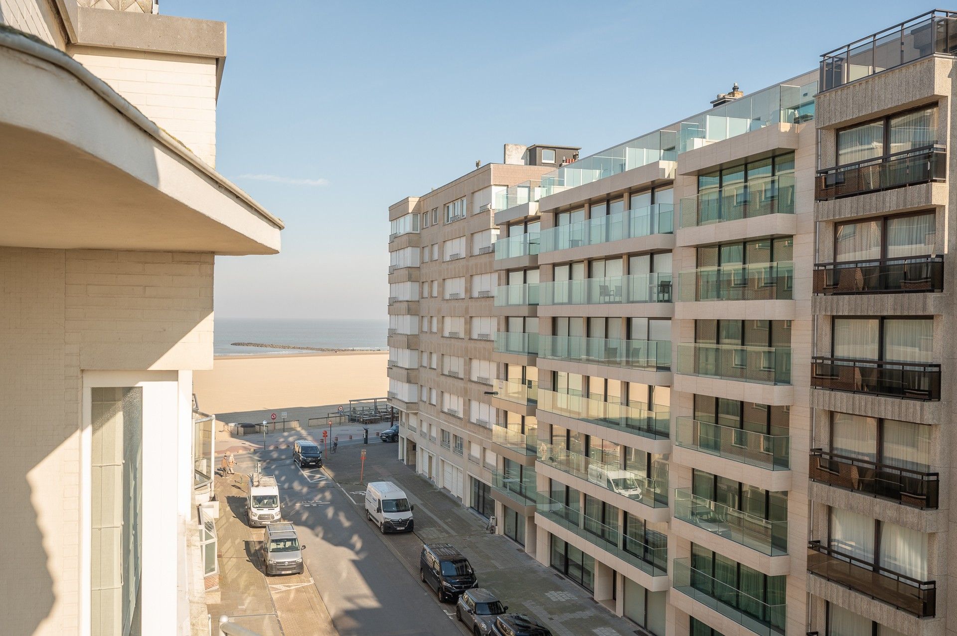 Gemeubeld: ruim 3slpk-appartement met zijdelings zeezicht te Knokke foto 5