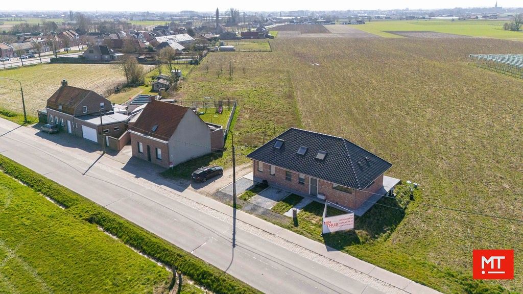 Alleenstaande woning met landelijk verzicht op 3.584 m² te koop in Ledegem foto 21