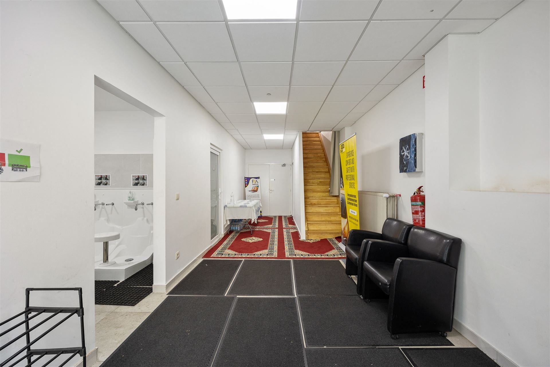 Handelsruimte met magazijn van 330 m2 foto 8