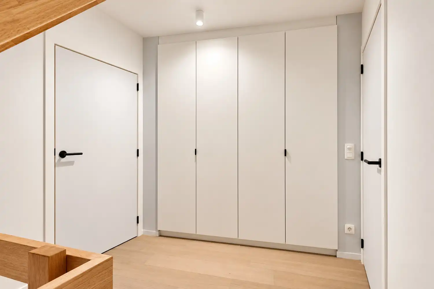 Charmante vernieuwbouwwoning met 3 slaapkamers en koer foto 9