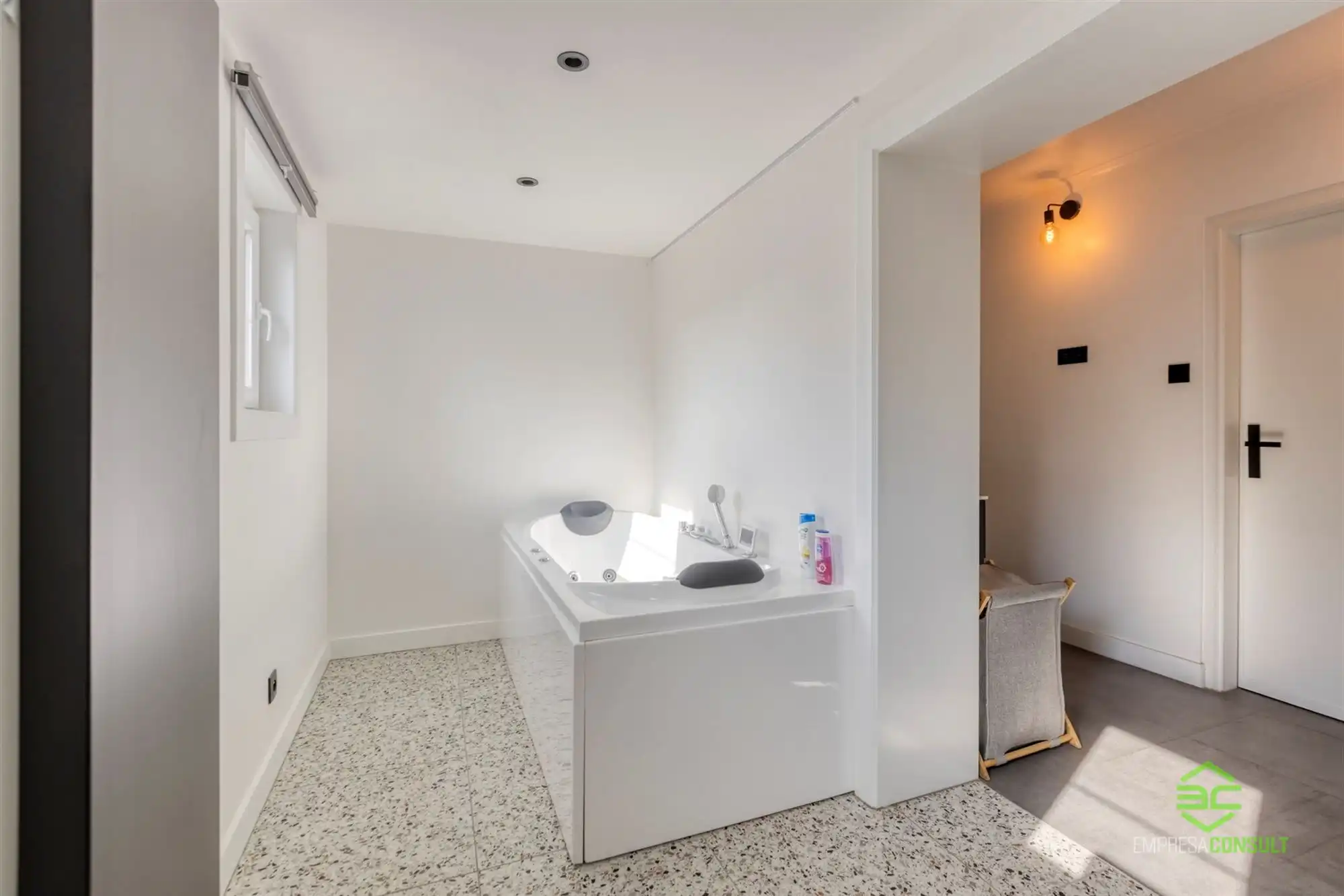 Instapklare gezinswoning met 3/4 slpk in Kuringen! foto 22