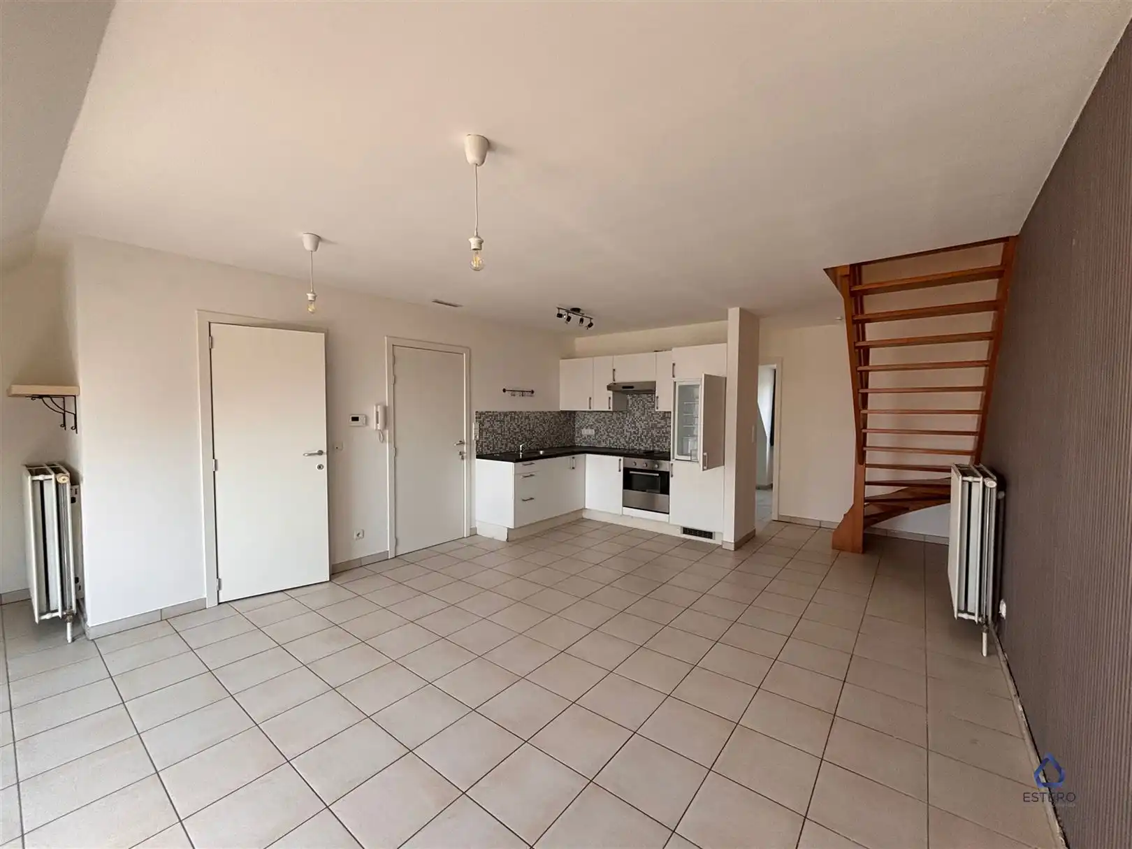 Instapklaar duplexappartement met 2 slaapkamers en terras foto 3