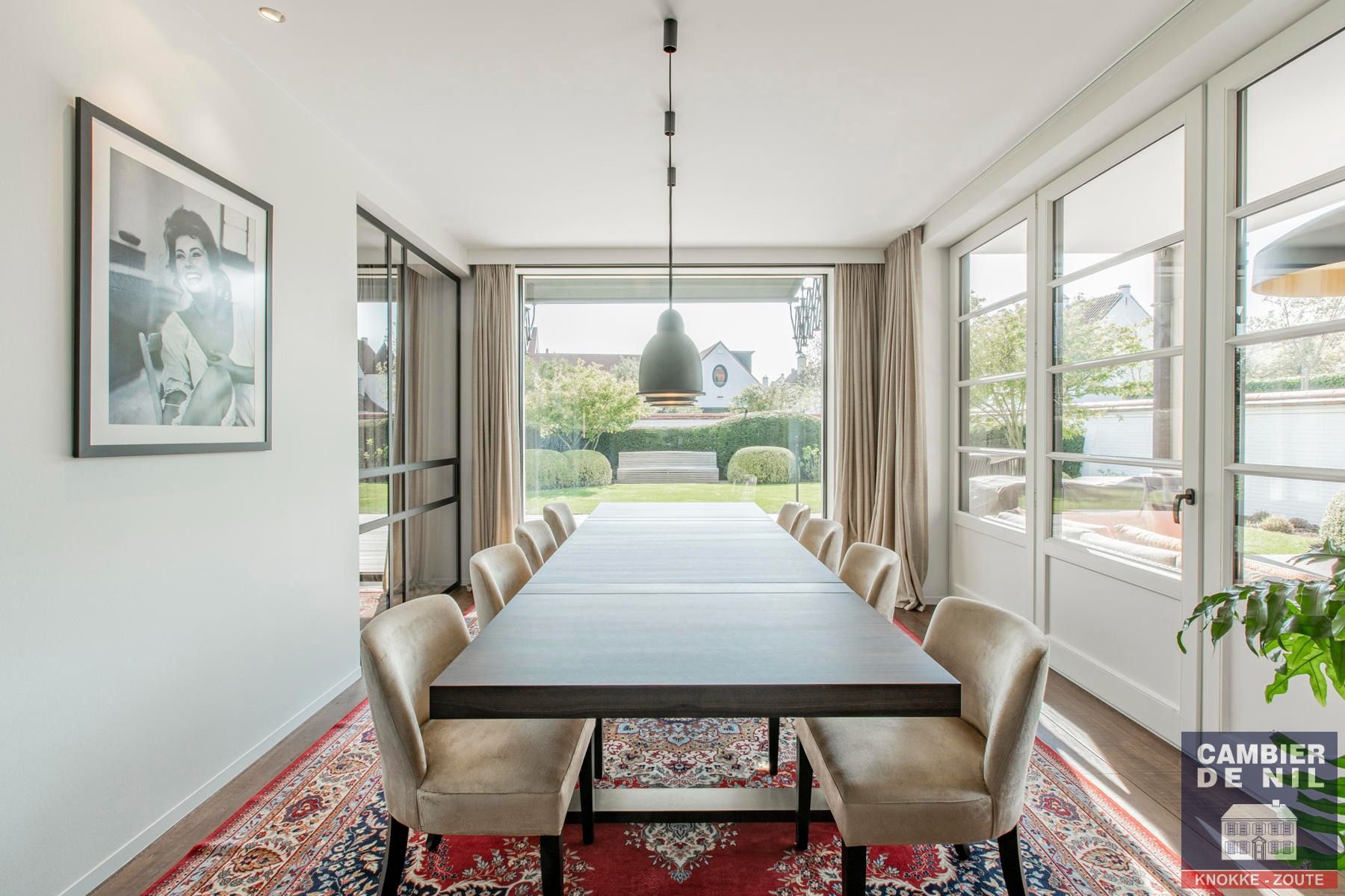 Recente en uitzonderlijk afgewerkte villa foto 12
