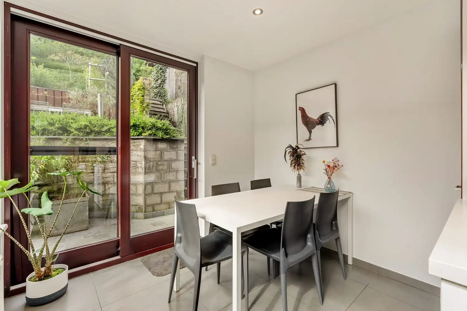 Grondig en stijlvol gerenoveerde burgerwoning met 5 slaapkamers, 3 badkamers en een tuin te centrum Leuven! foto 13