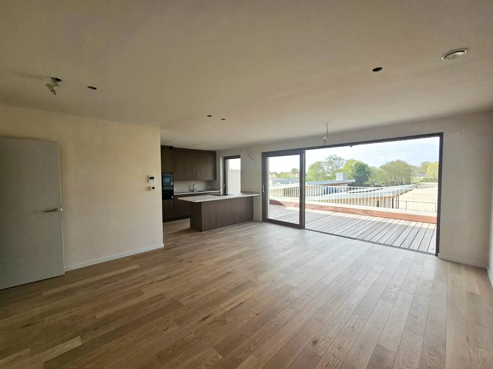 Luxe nieuwbouwappartement foto {{pictureIndex}}
