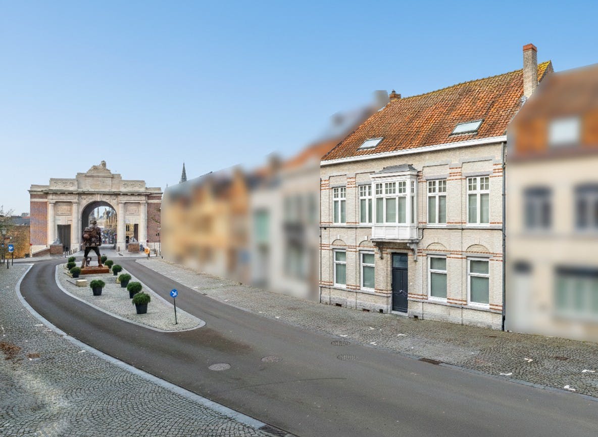 Magnifiek herenhuis te koop op 100m van de Menenpoort in Ieper foto 2