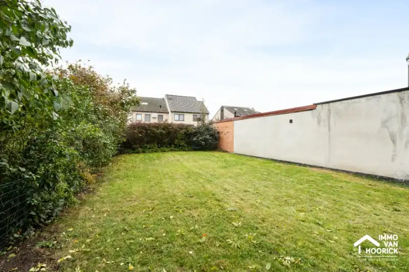 Te renoveren woning aan de stadsrand op 390m² grondoppervlak! foto 16