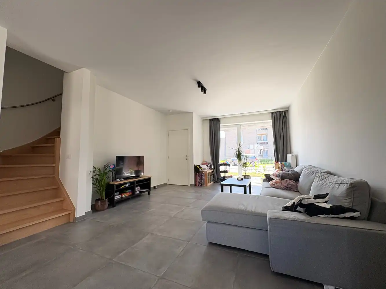 Lichtrijke nieuwbouwwoning in het hartje van Torhout foto 2