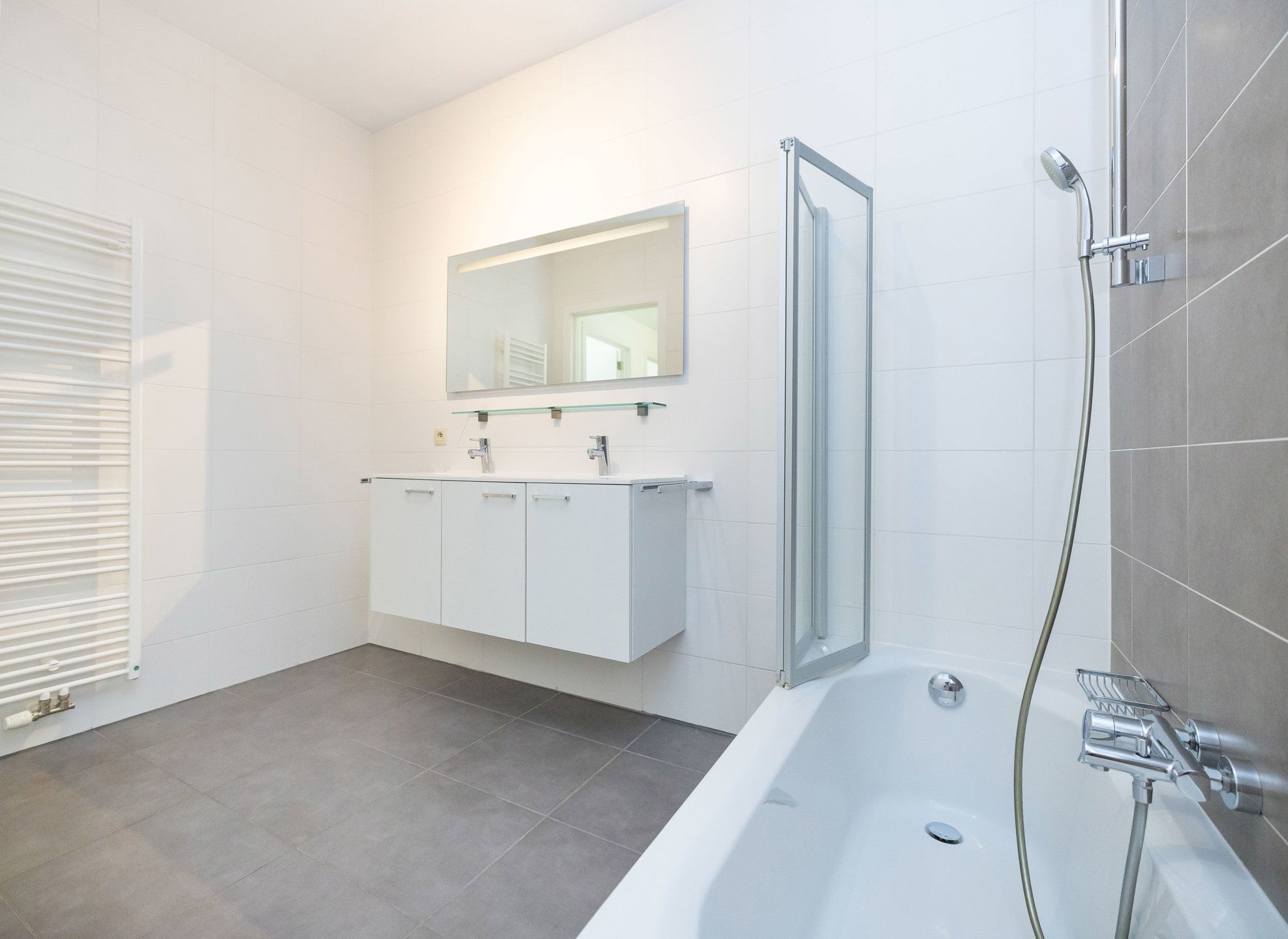 Appartement 3 slaapkamers ± 130 m² + tuin ± 200 m² + parkeerplaats foto 13