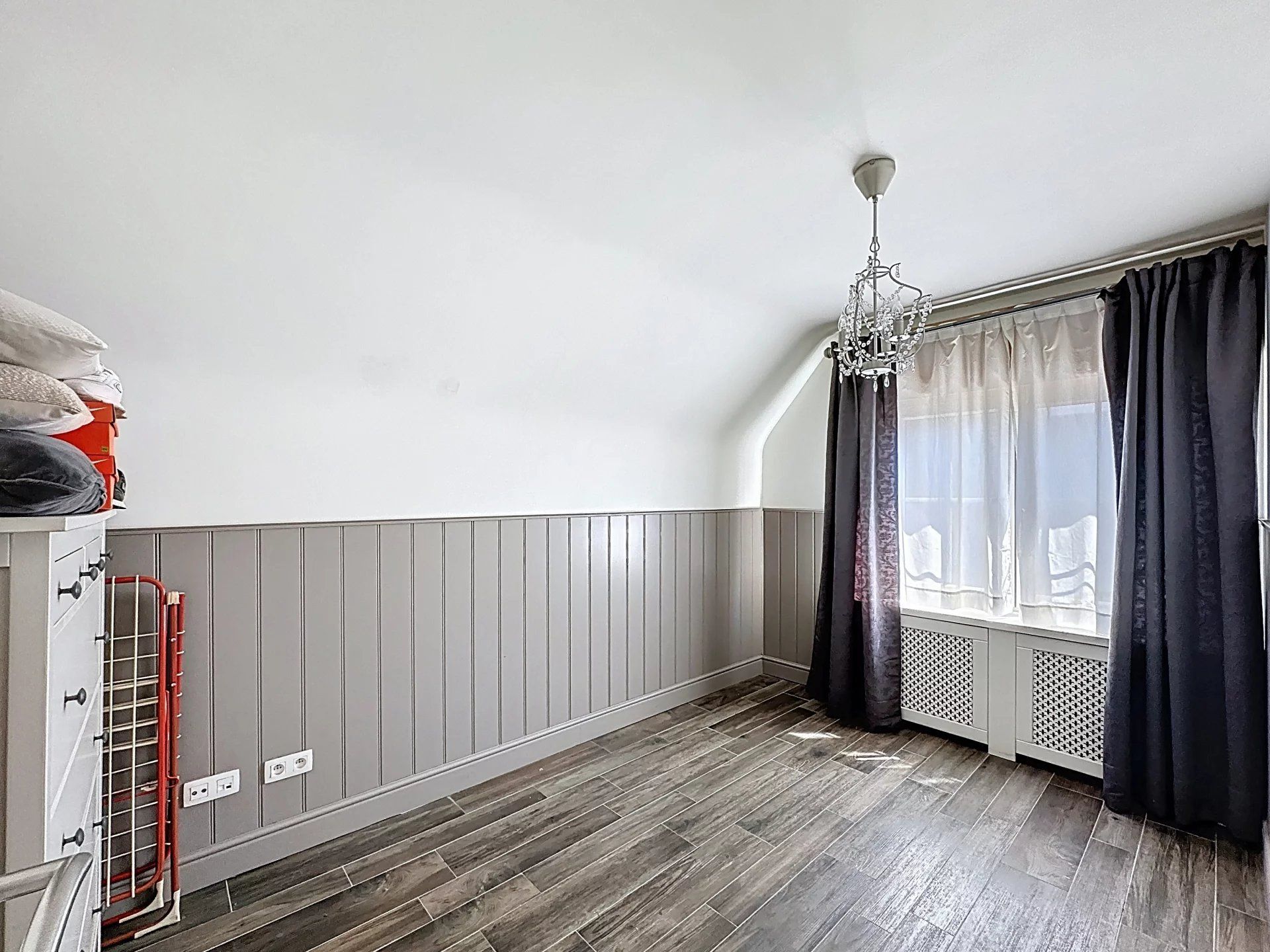 Charmante gerenoveerde woning met bijgebouw, ideaal voor bijberoep of inwonende ouders/volwassen kinderen. foto 18