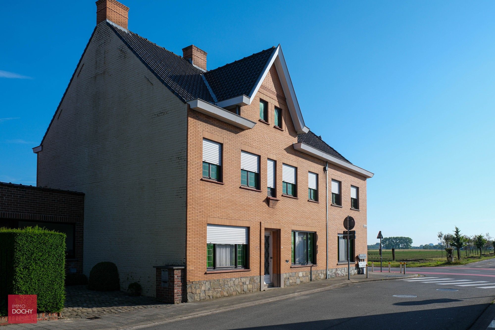 Zeer ruim burgerhuis (voormalige dokterswoning) foto 2