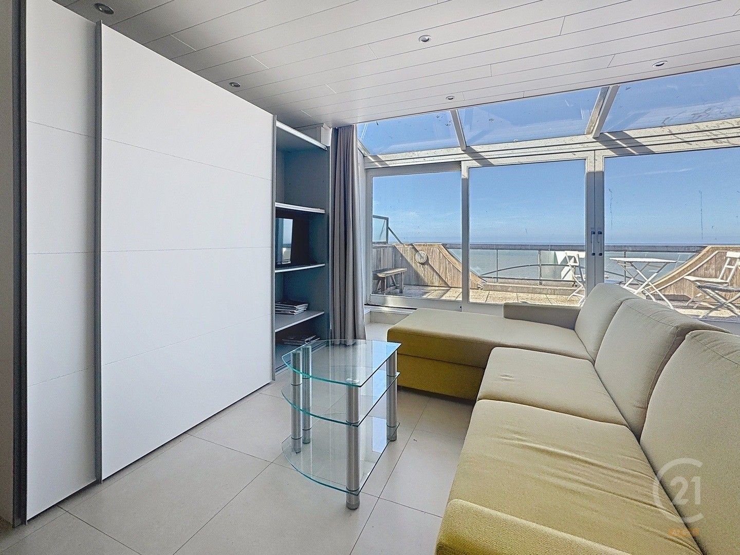 Penthouse appartement met 2 slaapkamers op de zeedijk van Westende foto 5