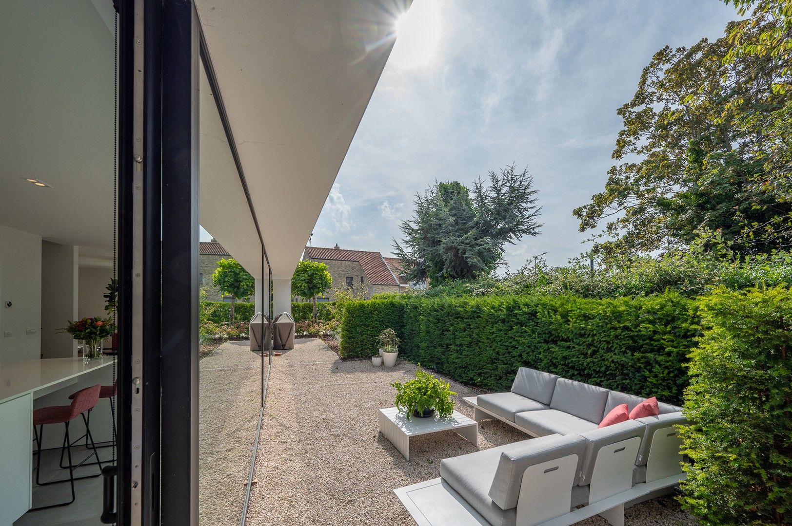 Prachtige hedendaagse villa met zonnige tuin en terrassen op fietsafstand van de zee. foto 36