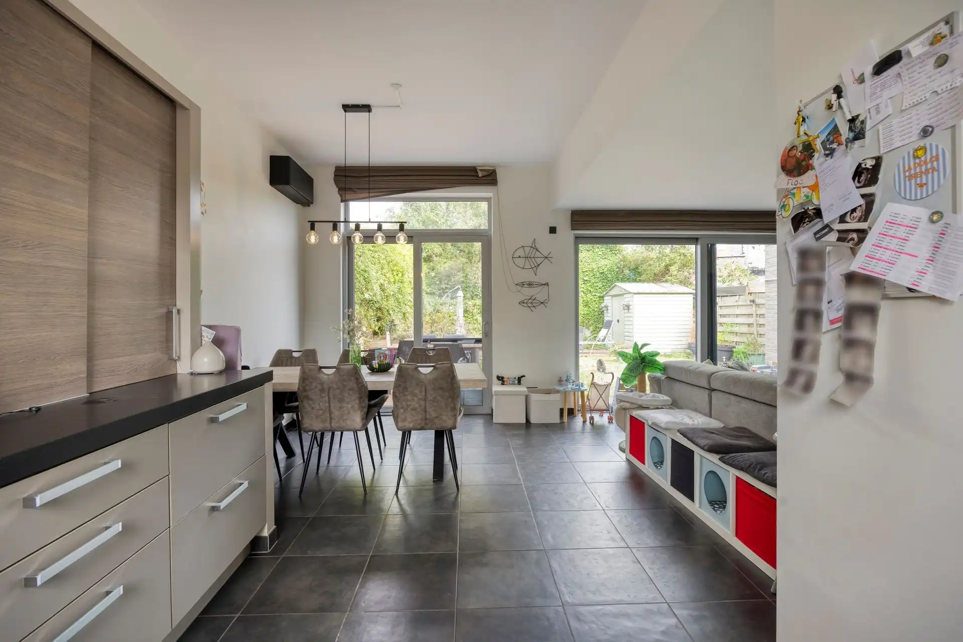 STIJLVOLLE EN INSTAPKLARE WONING MET TUIN EN CARPORT ! foto 6