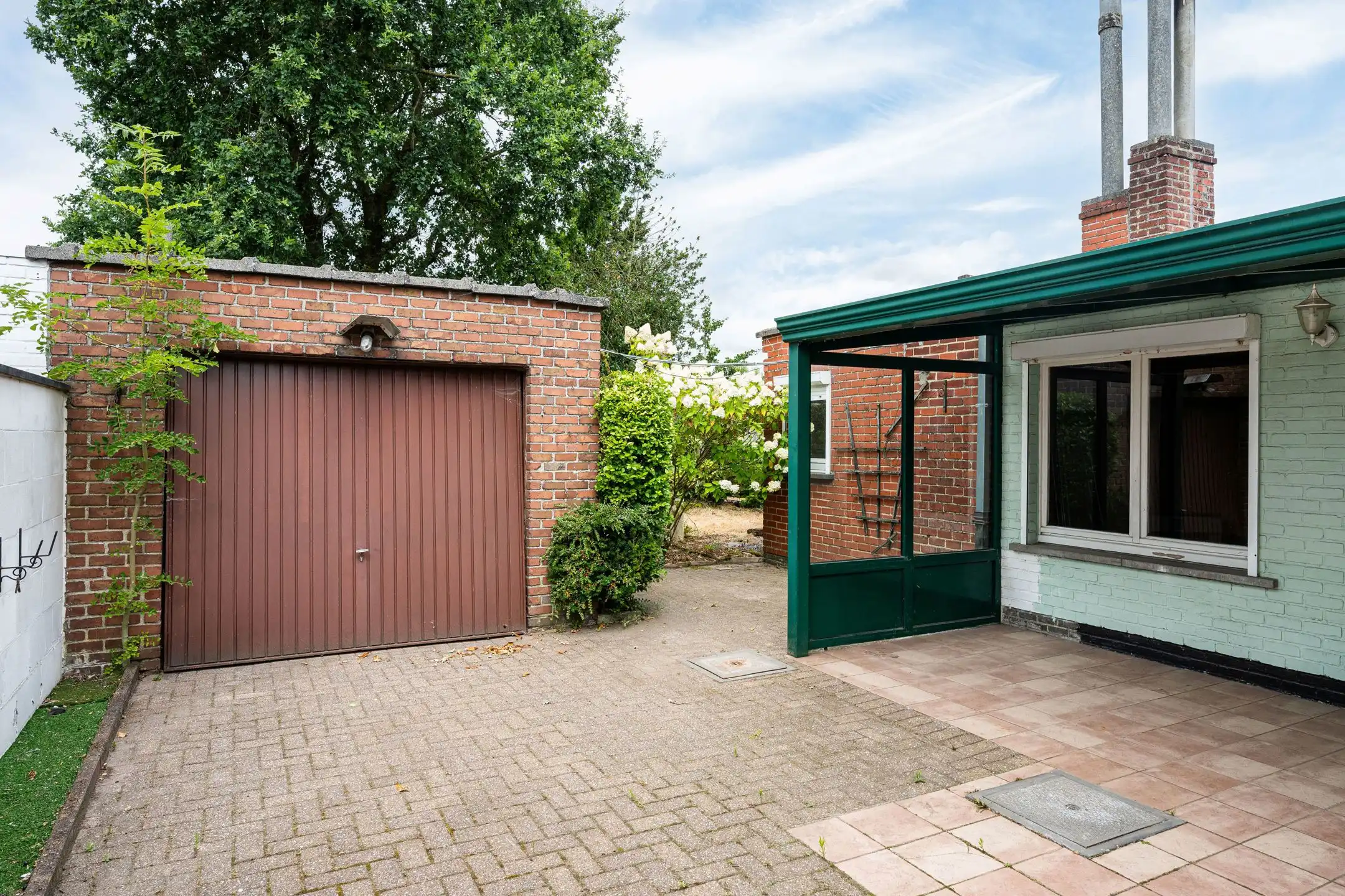 Te renoveren half open woning met veel potentieel!  foto 8