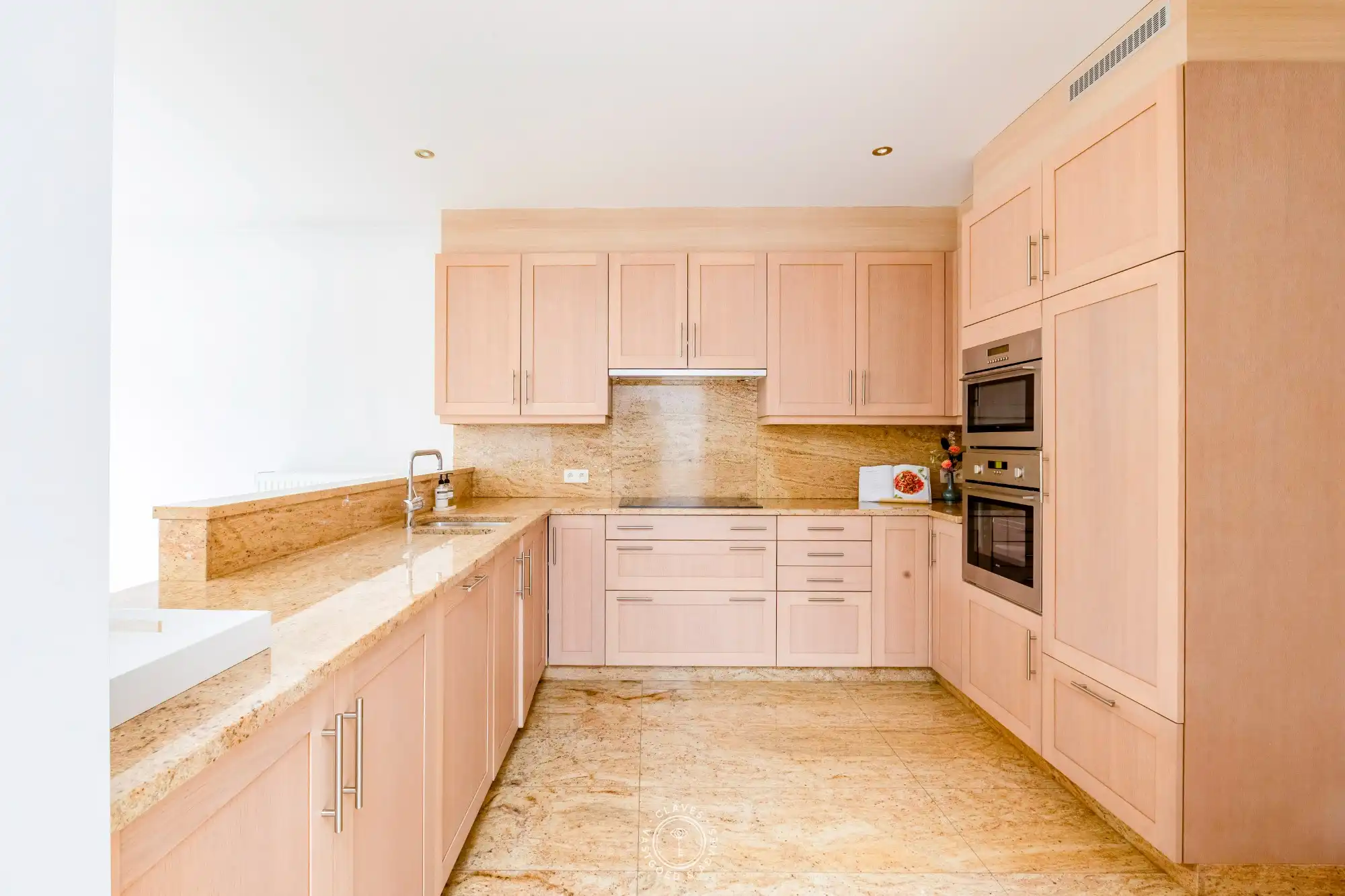 Kwalitatief appartement met inpandige garage én ruim terras foto 7