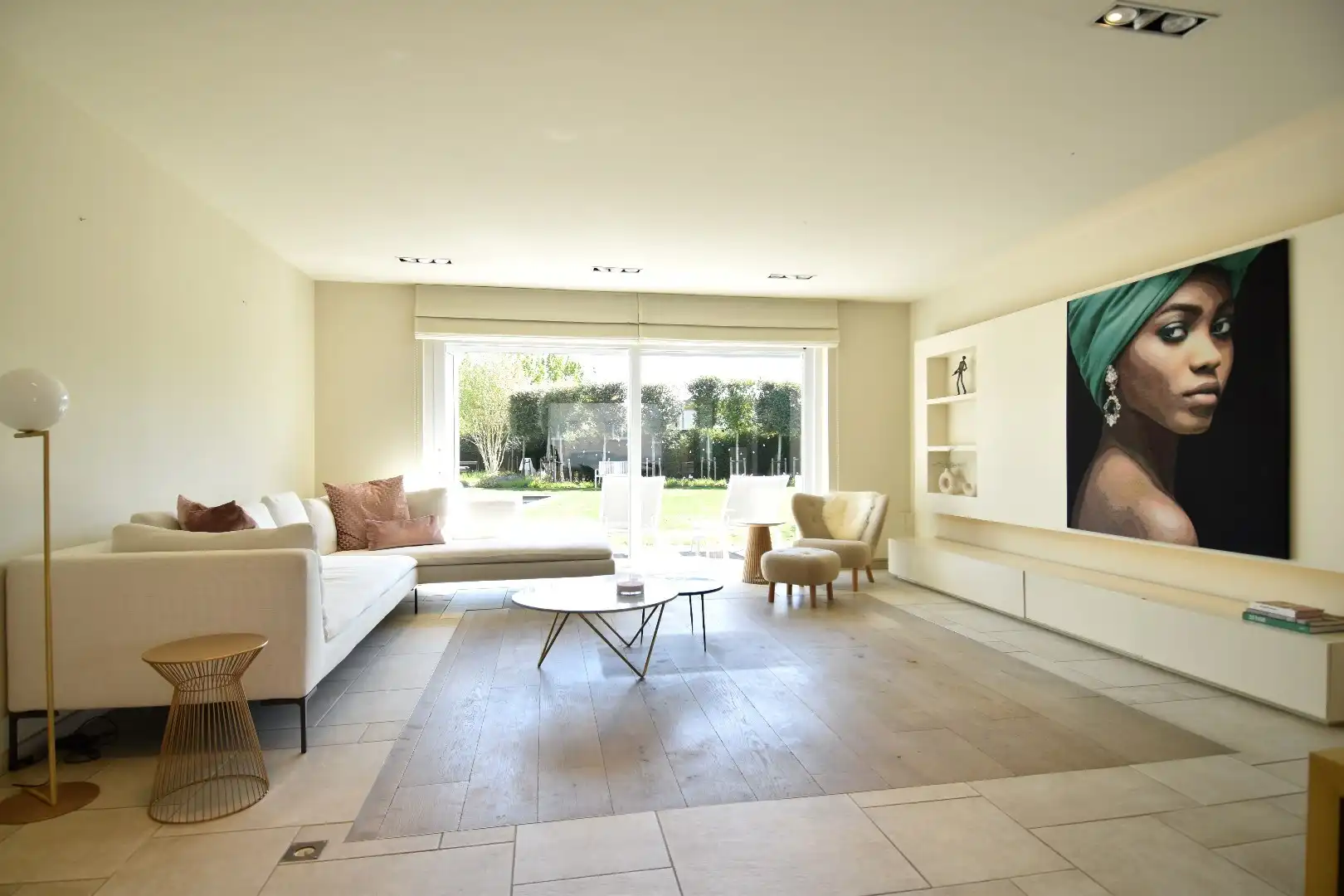 Villa met 4 slaapkamers, zwembad en mooie volumes te koop in Moorsele foto 19