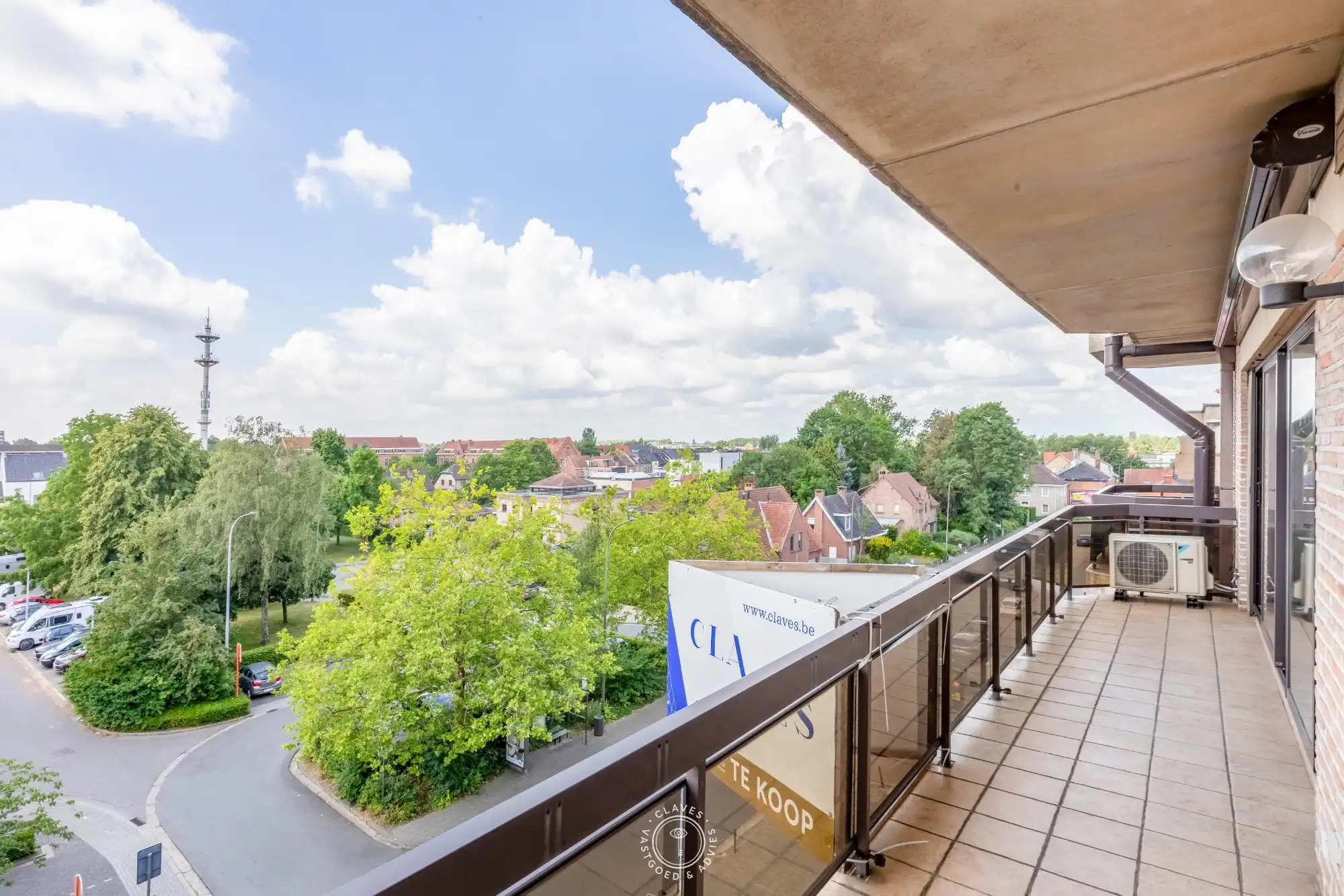 Bijzonder ruim appartement met zuidgericht terras foto 10