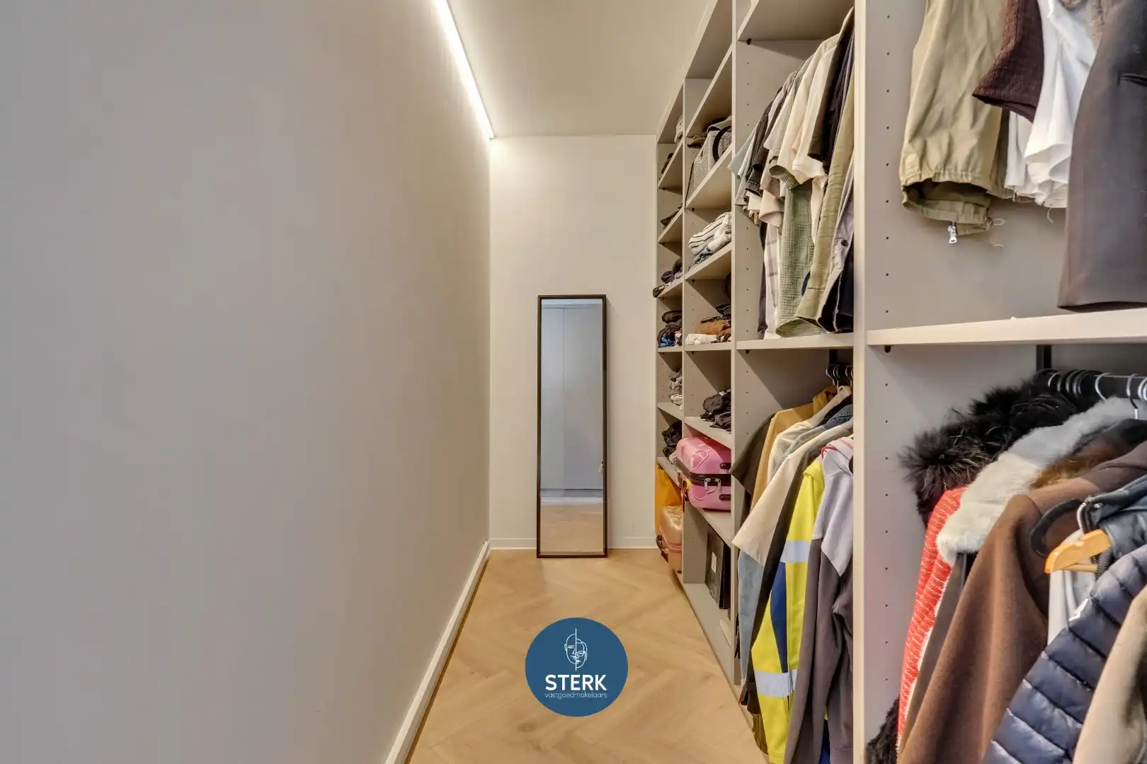 PAND MET 2 APPARTEMENTEN EN HANDELSRUIMTE TE BRIEGDEN-LANAKEN !  foto 11