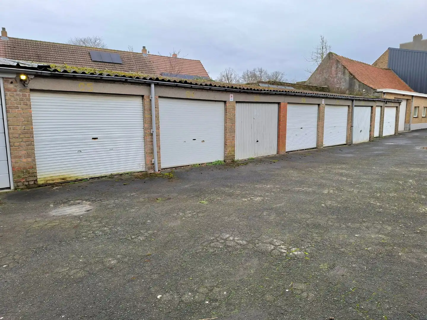 Centraal gelegen garage foto 2