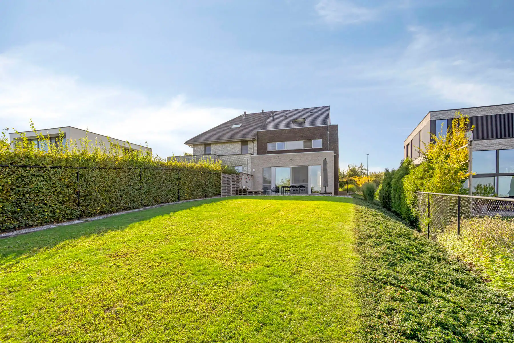 Recente 3-gevelwoning op topligging foto 28