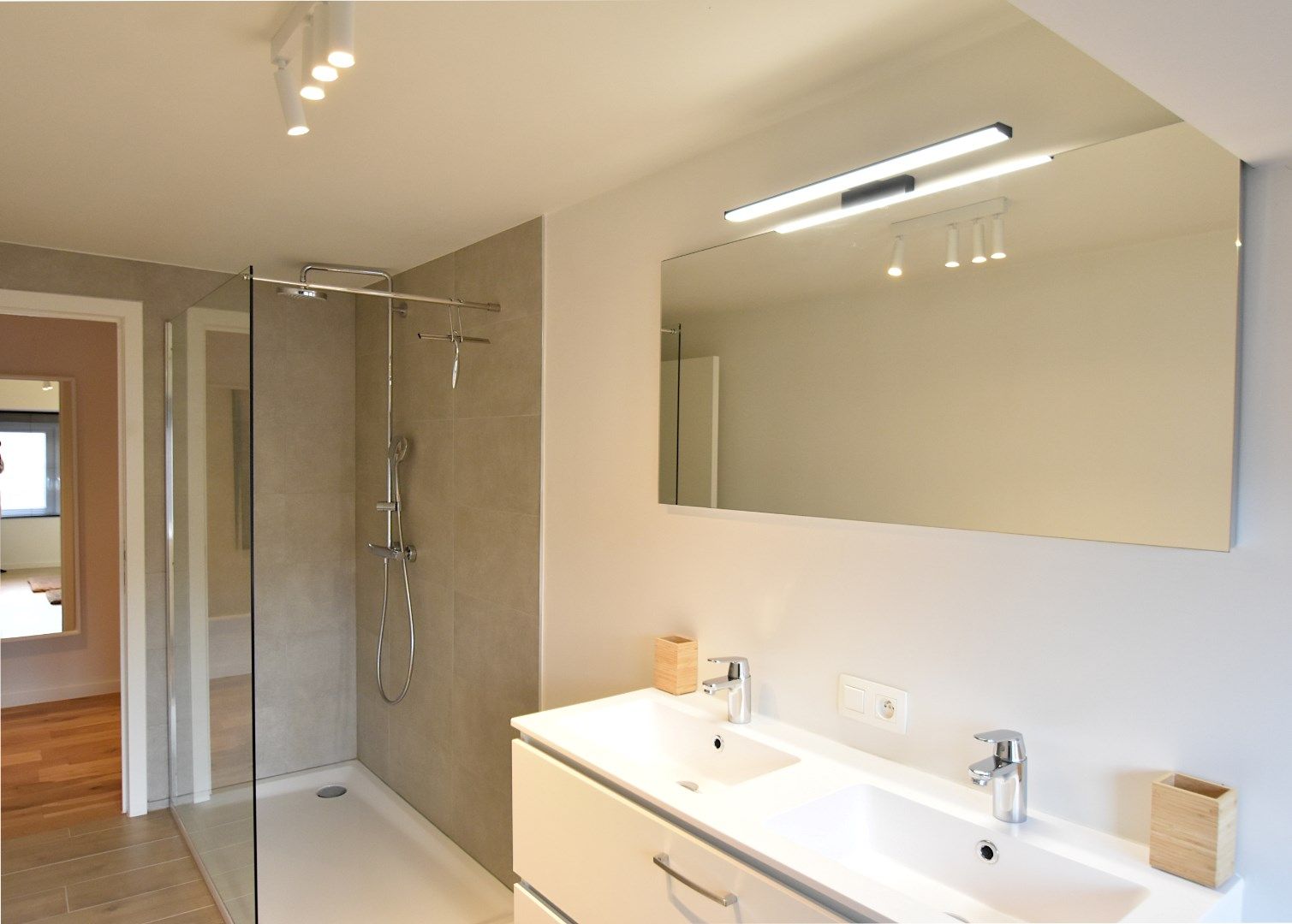 Moderne, energiezuinige woning te koop op toplocatie aan zee foto 15