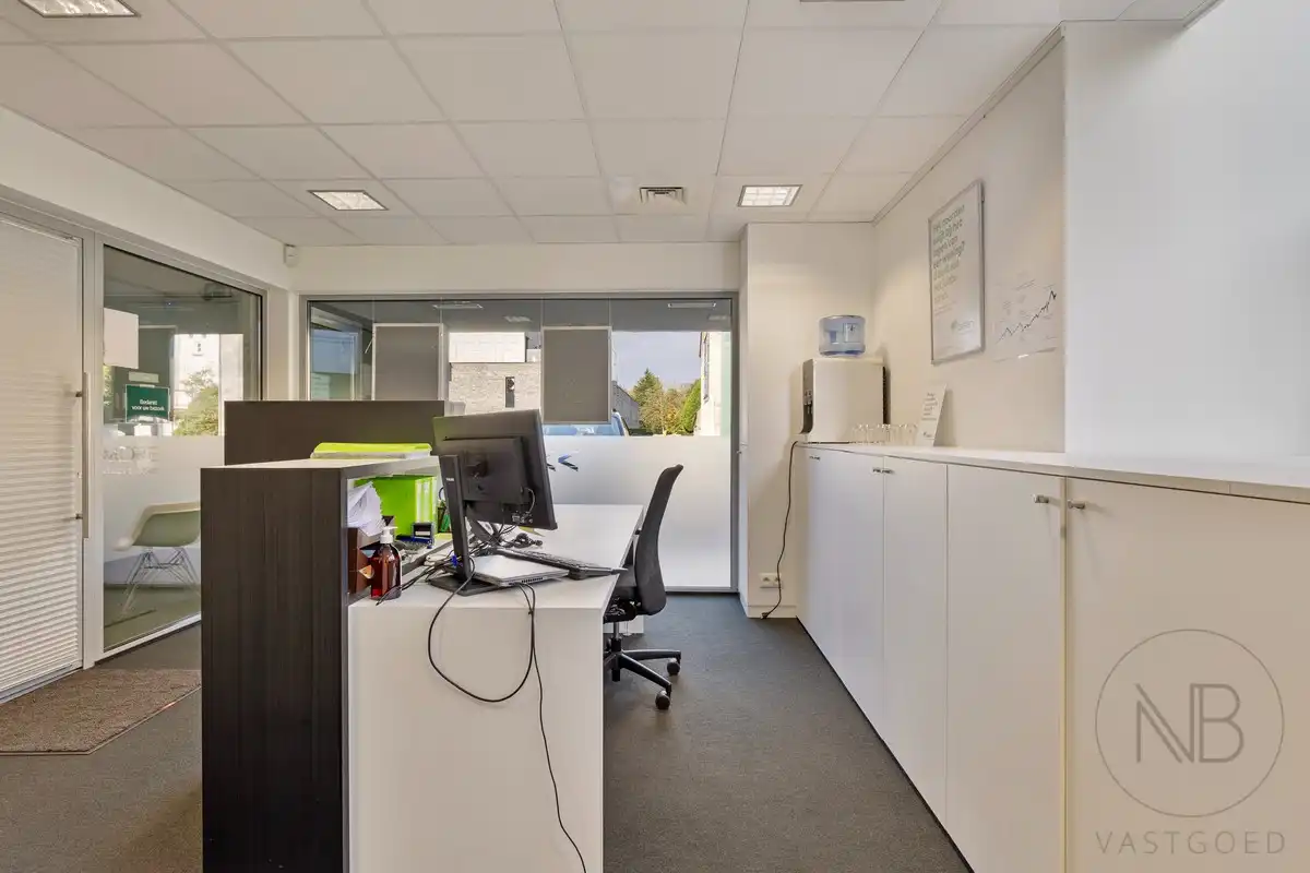Instapklare en goed gelegen kantoorruimte foto 8