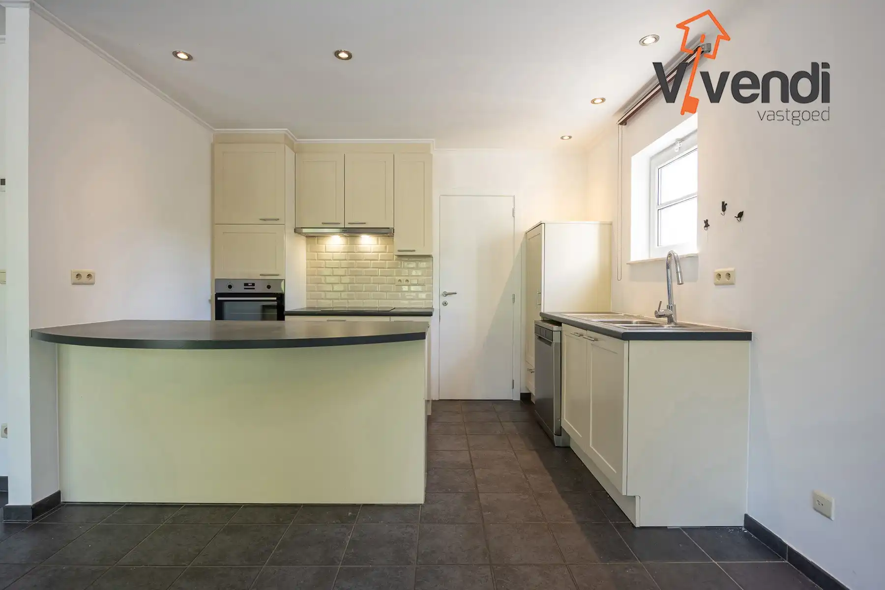 Ruime en lichtrijke duplex met 3 slpk inclusief 1 garagebox! foto 7