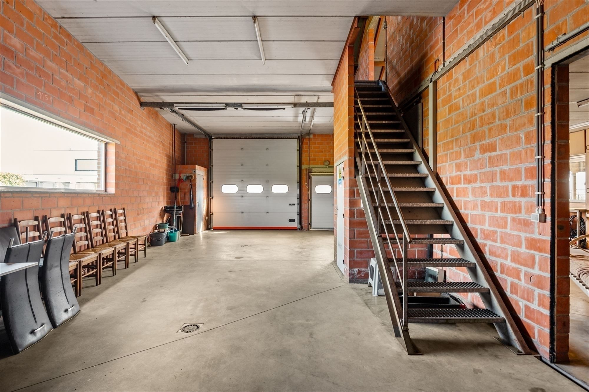 Standigvolle woning met bijgebouw te Putte foto 18