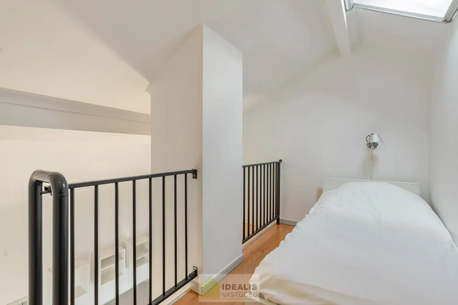 EXTRA RUIME VILLA MET EEN PRACHTIG LICHTRIJKE LEEFRUIMTE, RUIME KEUKEN, 4 SLAAPKAMERS, 2 BADKAMERS EN EEN RUIM PRAKTIJK/KANTOORGEDEELTE OP EEN RIANT EN CENTRAAL PERCEEL VAN MAAR LIEFST 16A 27CA OP EEN GUNSTIGE LOCATIE NABIJ HET CENTRUM VAN ACHEL! foto 35