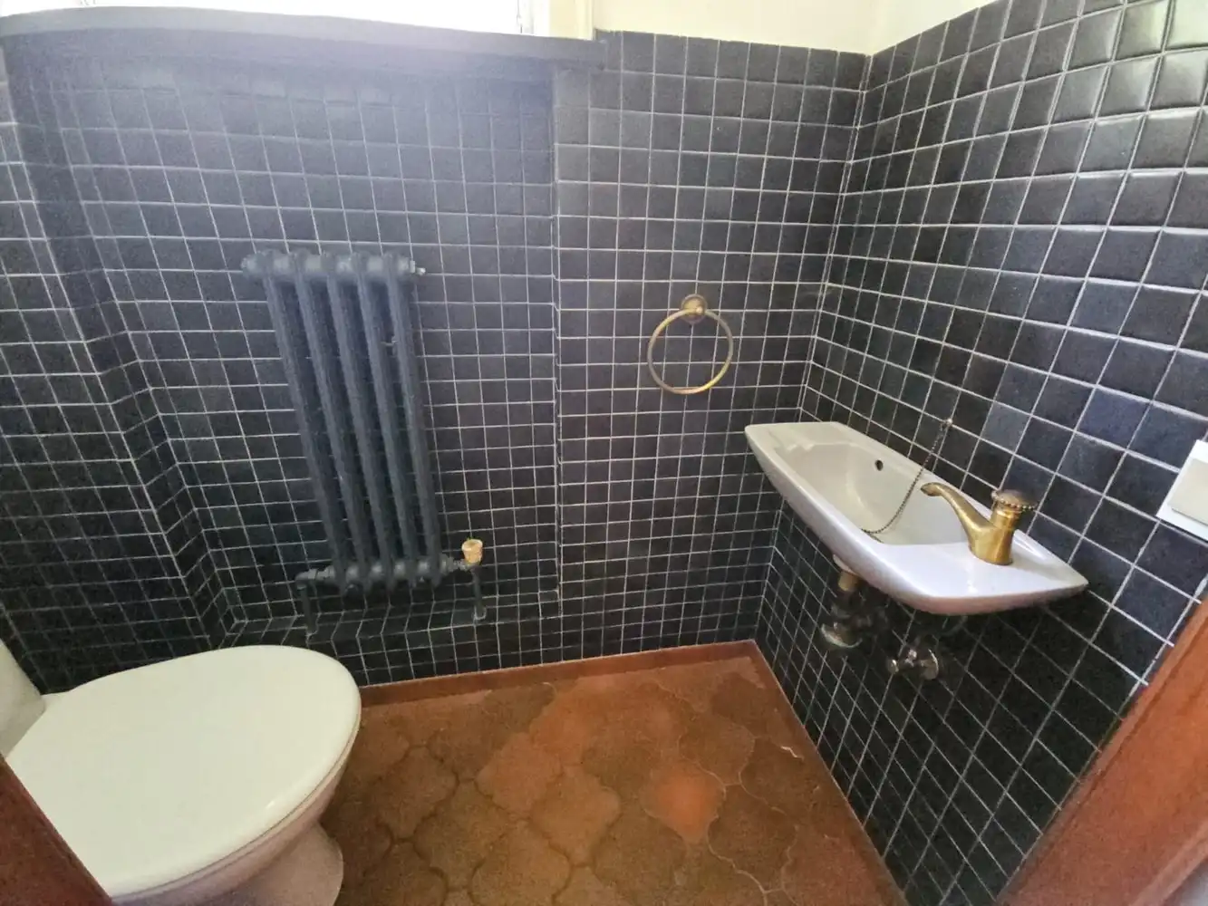 Charmante, te renoveren villa op gunstige locatie foto 17